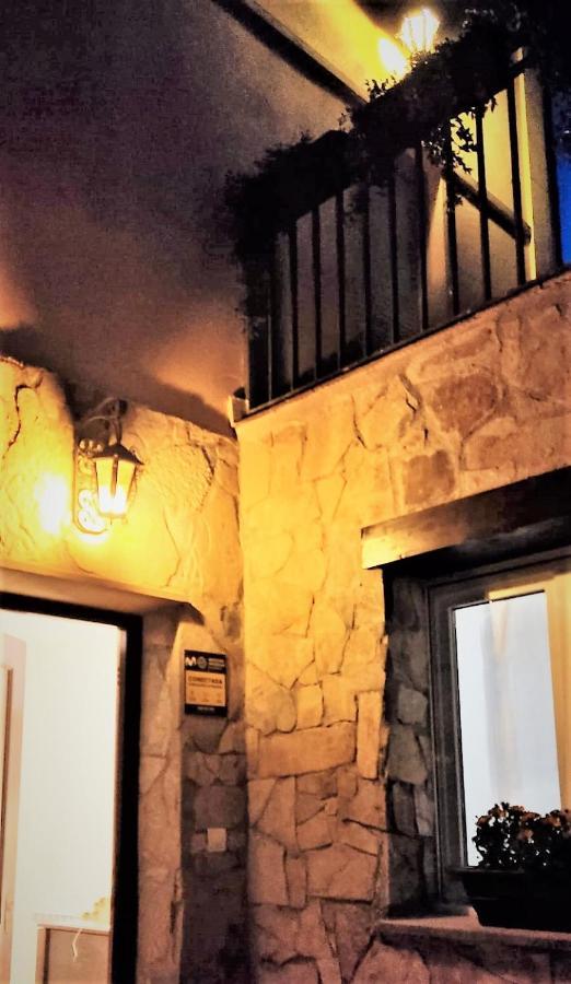 La Casa De Fuentetoba Villa Luaran gambar