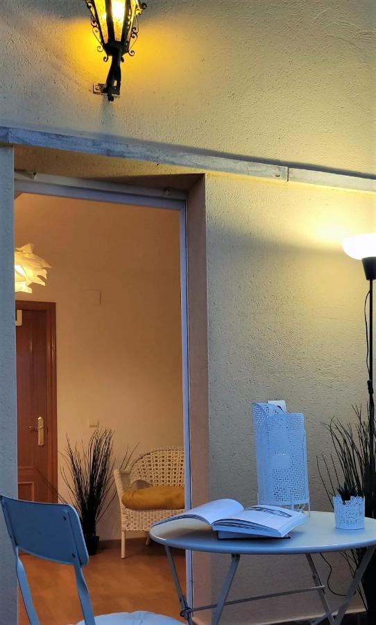 La Casa De Fuentetoba Villa Luaran gambar
